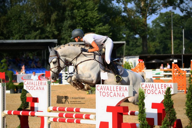 Come and Fly 2 (x Cornet Obolensky) überzeugte in der 2. Qualifikation der Fünfjährigen unter Denise Svensson. © Facebook Happy Hippo