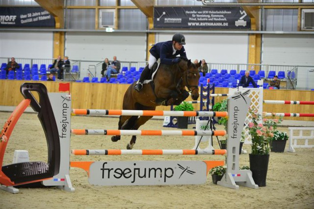 Johannes Ehning gewann auf Cayenne das Qualifikationspringen für den Großen Preis. © RI