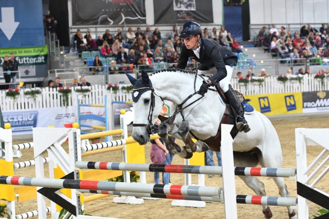 Marcel Marschall (GER) auf dem Weg zum Sieg im Longines Ranking Springen in der Arena Nova. © horsesportsphoto.eu