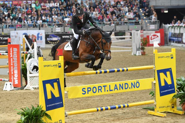 Jur Vrieling (NED) und Carrera VDL standen auf Platz drei im Großen Preis vom SPORT.LAND.NÖ. © horsesportsphoto.eu