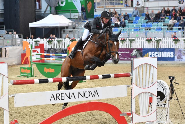 Super Sport im Preis der Arena Nova: Jur Vrieling auf Carrera VDL. © horsesportsphoto.eu