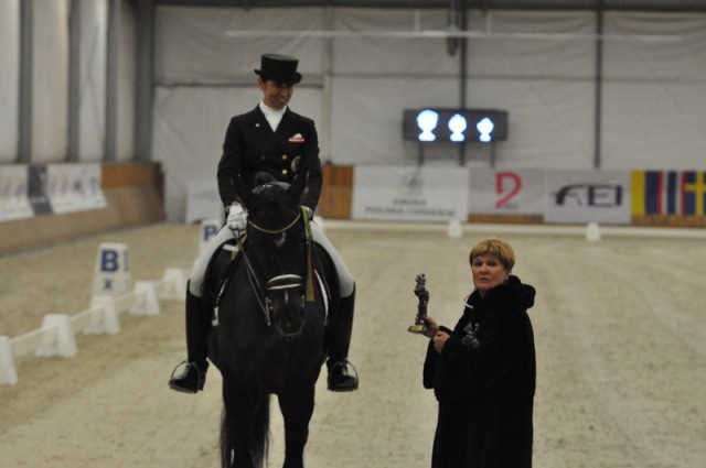 Gelungener Auftakt für Österreichs Dressurreiter: Belinda Weinbauer ritt mit Dante Delux MJ zum Sieg in der heutigen Dressurprüfung von Zakrzowa (POL). © Malgorzata Frysztak