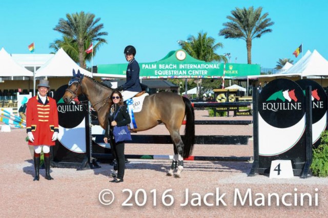 McKayla Langmeier and Tahiti Island in their presentation ceremony with ring master Steve Rector and Kelly Molinari, Managing Director of Equiline. © ManciniPhotos