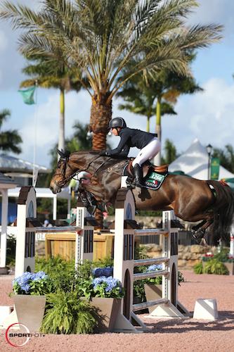 aura Kraut und ihr Siegerpferd Nouvelle im 1,45 m Springen beim 2017 Winter Equestrian Festival. © Sportfot