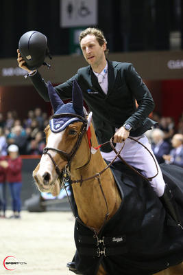 Das strahlende Siegerpaar im Grand Prix in Bordeaux: Pieter Devos und Apart. © Sportfot / CEB