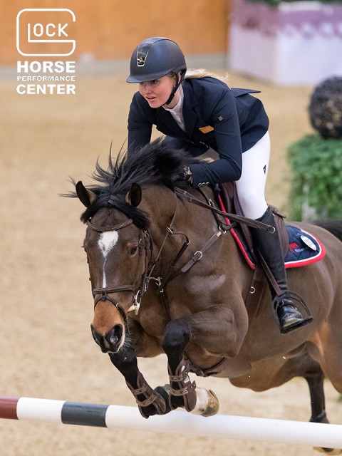 On her first visit to the GLOCK HORSE PERFORMANCE CENTER, Amber Meijer (NED), with Feline Hbc, shot straight to victory in the GLOCK’s Medium Tour Final. © Michael Rzepa
