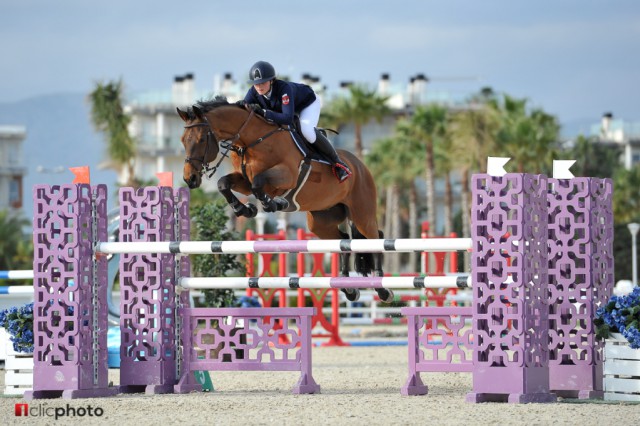 Jessica Vonach und Lord If de Cahlusse auf dem Weg zum fünften Platz in der Gold Tour. © 1clicphoto.com I Herve Bonnaud