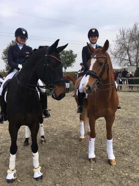 Chiara Pengg und Nicola Louise Ahorner und ihre Erfolgspferde Auheim's Feliciano und Robbespiere in Caselle di Sommacampagna. © Privat