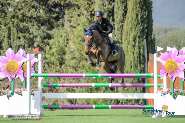 The winner of the GP Bertram Allen riding Dino. © Moisés Basallote