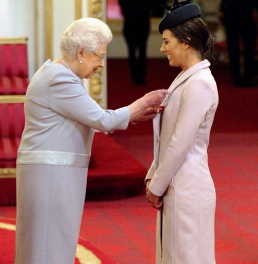 Charlotte Dujardin erhielt von Queen Elizabeth II den Titel Commander of the Order of the British Empire.