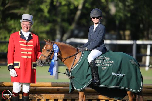 Luke Jensen and So Enchanted in their winning presentation with ringmaster Steve Rector. © Sportfot