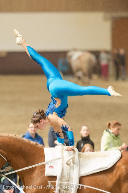 Nicole Brabec von der VG Club 43 turnte auf Royal Salut zum Sieg in Abteilung 1 des Einzel S Junioren. © Michael Graf