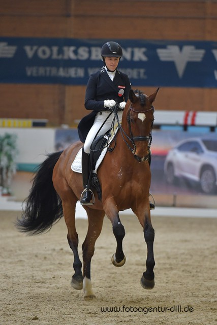 Marie Christine Fuhs und Perfect Illusion lieferten auf Platz drei in der Young Rider Kür ab! © Fotoagentur Dill