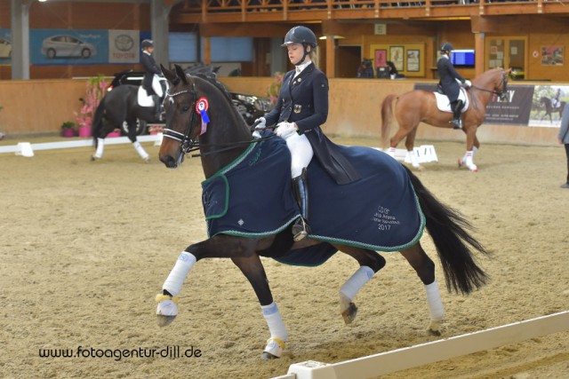 Lieselott Marie Linsenhoff (GER) und Danönchen OLD überzeugten in der Junioren Musikkür beim Oster CDI in der Lake Arena (Wr. Neustadt) mit 72,025%. © Fotoagentur Dill