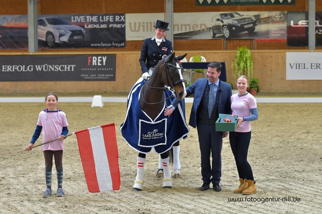 Den zweiten rot-weiß-roten Sieg holte Astrid Neumayer (AUT) mit Rodriguez im Grand Prix Tour B. © Fotoagentur Dill