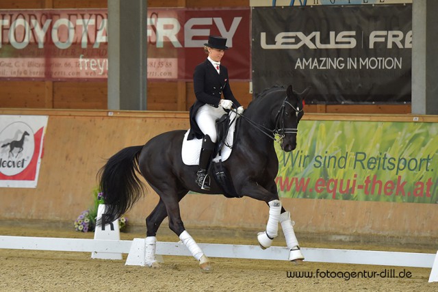 Karoline Valenta belegte mit Valentas Diego Rang drei im Grand Prix Freestyle (U25). © Fotoagentur Dill