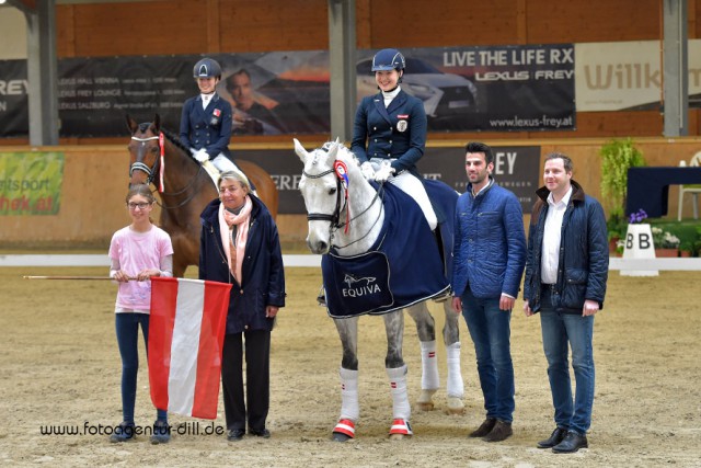 Lokalmatadorin Victoria Wurzinger (AUT) siegte auf Dorian in der Young Rider Kür. © Fotoagentur Dill