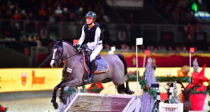 Im Dezember 2016 ging Calvin Böckmann mit der flinken Ponystute Camissa Nera bei der Mevisto Amadeus Horse Indoors an den Start. © im|press|ions Daniel Kaiser