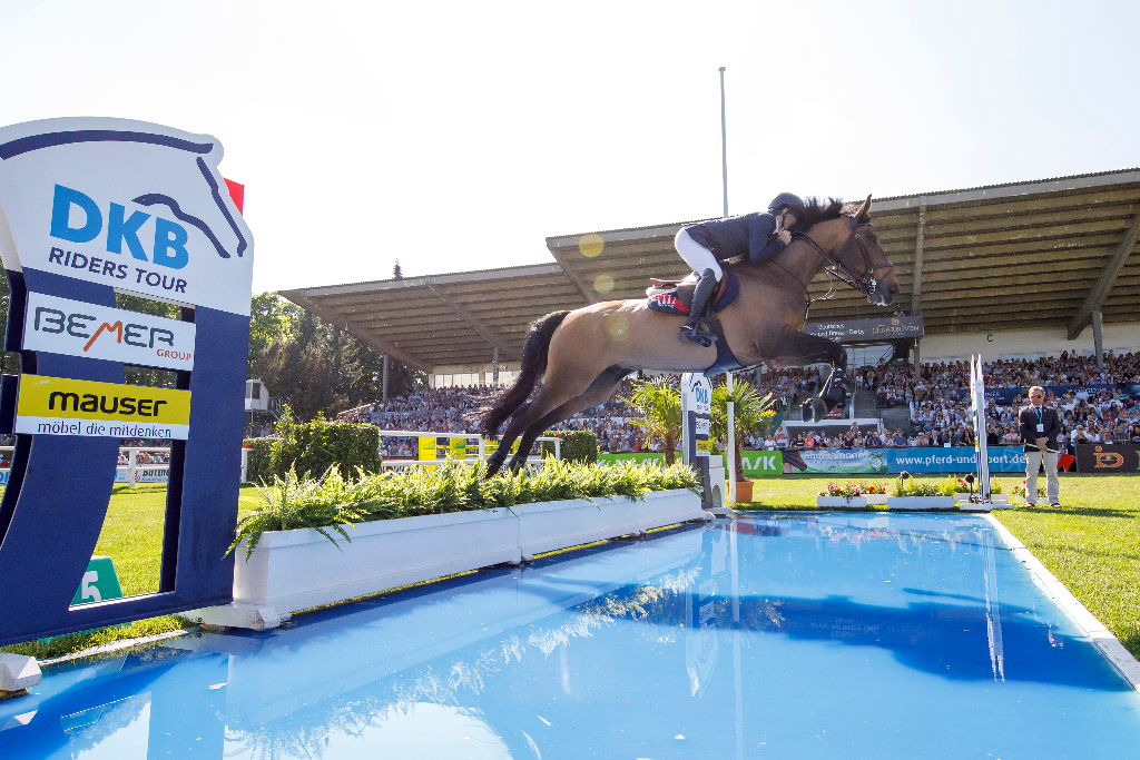 Zwei Derbyspezialisten siegen in Hamburg: Nigel Coupe (GBR) und Golvers Hill Foto: Sportfotos-Lafrentz. © Sportfotos-Lafrentz