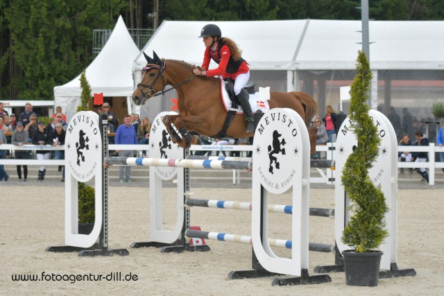 Die Leistung der Burgenländerin ist auch nicht von schlechten Eltern - Platz drei für Ludovica Goess-Saurau im Pony GP bei den Amadeus Junior Specials in Lamprechtshausen. © Fotoagentur Dill