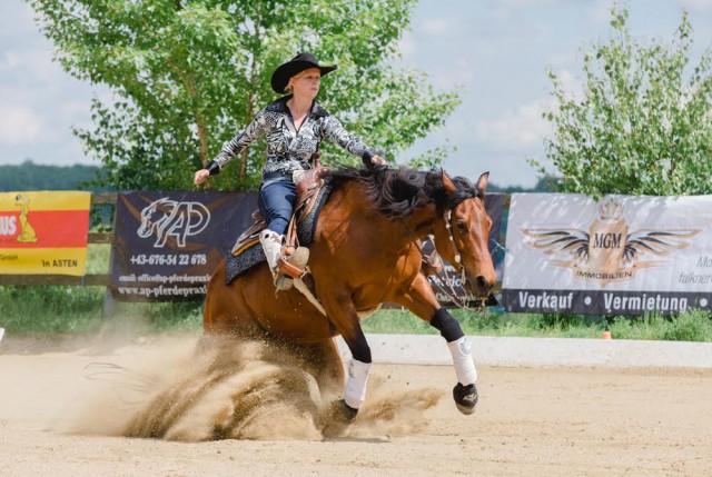 Sabine Koglgruber und Smart Decision Orima sind zum zweiten Mal Non Pro Champions des Reining Days. © Indrich