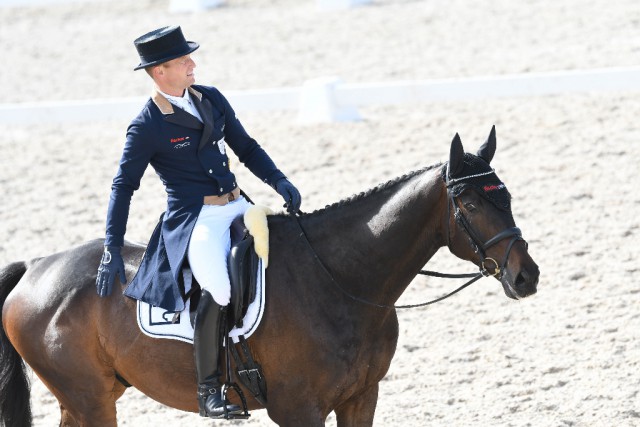 Gut gemacht, Lennox! Michael Jung geht als Führender ins Gelände. © Thomas Hartig/equistock.de