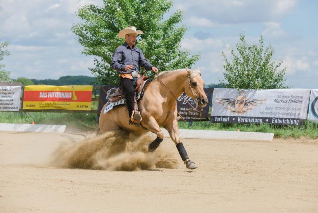 Sepp Mittmannsgruber und Red Pine Command sind zum dritten Mal Reining Day Open Champion. © Indrich