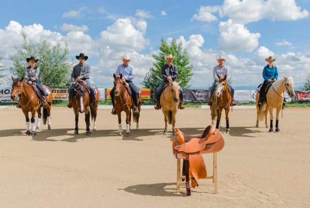 Siegerehrung Open Reining mit Übergabe des Reining Sattels von OM Reitsport an den Open Champion. © Indrich