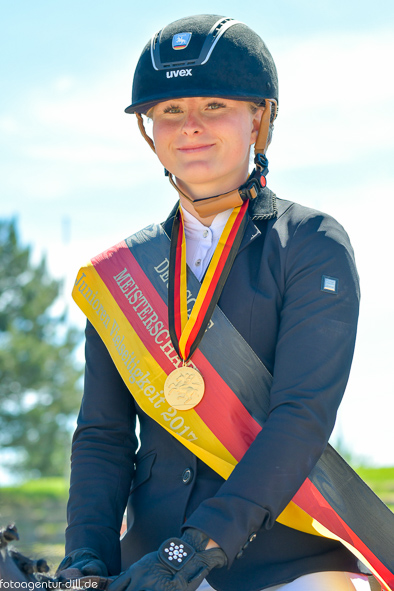 Emma Brüssau ist die neue Deutsche Meisterin der Junioren Vielseitigkeit. © Fotoagentur Dill