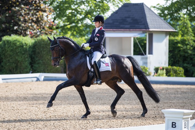 Stephanie Dearing und Rhodium gewinnen die Finalprüfung der sechsjährigen Dressurpferde in Achleiten. © Michael Rzepa