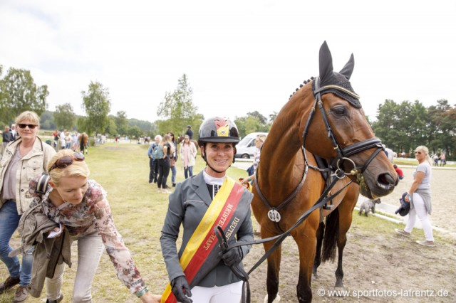 Mit Seigneur Medicott flog Bettina Hoy in Luhmühlen zum vierten Meistertitel. © Stefan Lafrentz