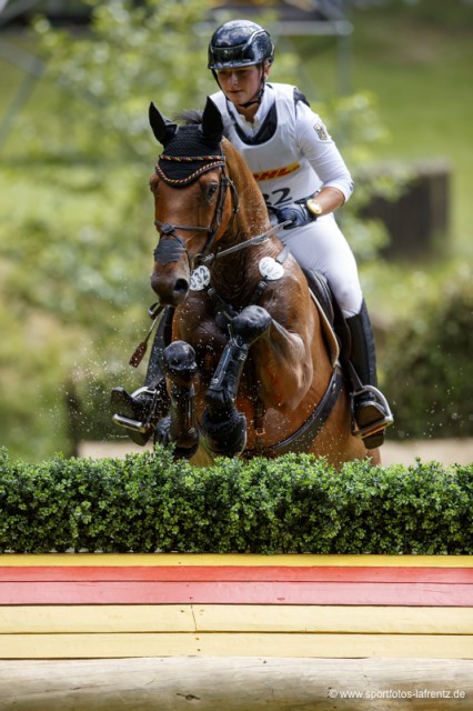 Mit beachtlichen 37,10 Fehlerpunkten hält die Deutsche Julia Krajewski (im Bild auf Samourai du Thot) den zweiten Platz in der CCI4* Prüfung von Luhmühlen. © Stefan Lafrentz