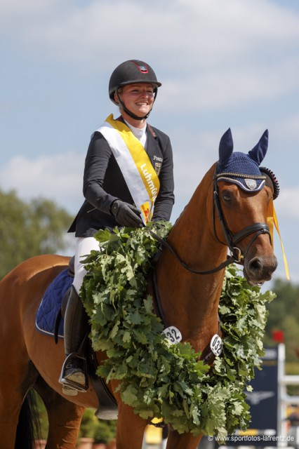 Samourai du Thot und Julia Krajewski freuten sich riesig über den Sieg im CCI4*. © Stefan Lafrentz