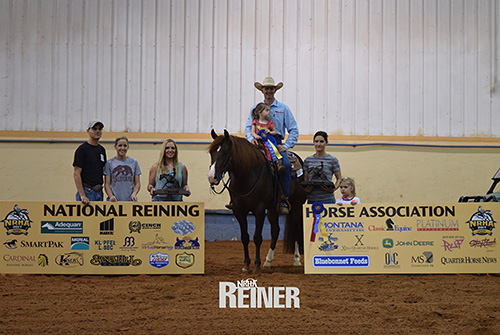 Xtra Dun Right and Nathan Piper claim the NRHA Novice Horse Open Level 1 and Level 2. © 2017 NRHA