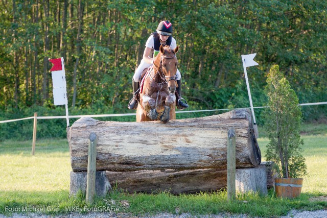 Mit Fighting Line siegte Lea Siegl (OÖ) beim CIC2*. © Michael Graf