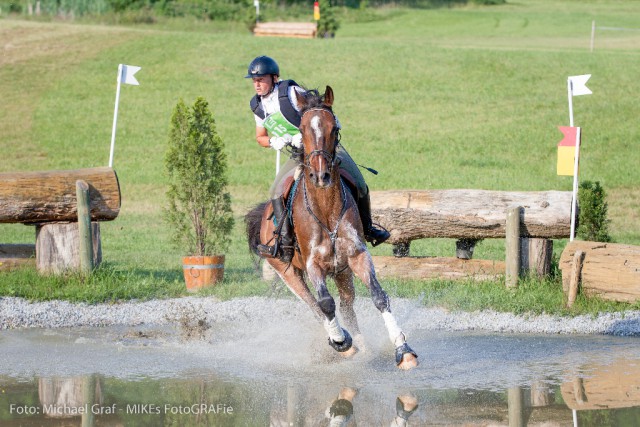 Die Reiterin aus Ungarn Lilla Vámosi und ihr Pferd Casus Belli belegten den zweiten Platz im CIC1*. © Michael Graf