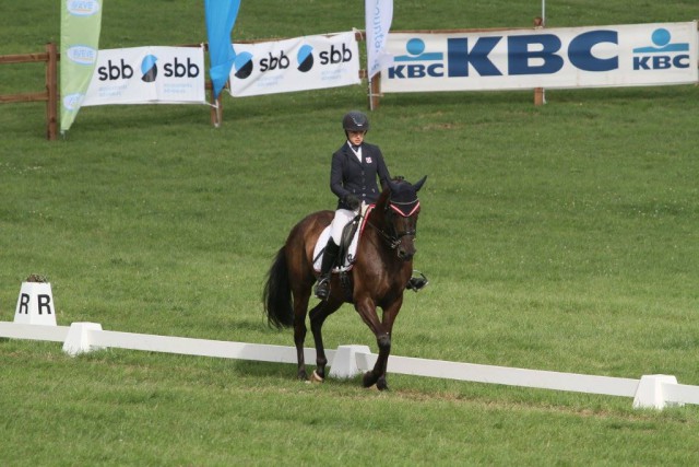 Rebecca Gerold bei der Einzeldressur © Severin Chum