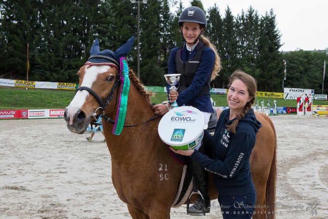 Auch im kleinen EQWO.net Pony Grand Prix sicherte sich Ludovica den Sieg - dieses Mal mit ihrem erfahrenen Pony Rusty 14. © Andreas Schnitzlhuber / scan-pictures.net