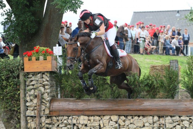 Almut Wawrick (OÖ) und Cleopatra BF bei der Ländlichen EM in Tongeren. © Severin Chum und Michaela Zederbauer