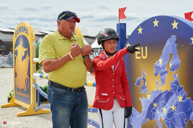 Mit Papa und Trainer Anton Martin Bauer wurde der Finalparcours noch einmal genauestens inspiziert. © 1clicphoto - Hervé Bonnaud