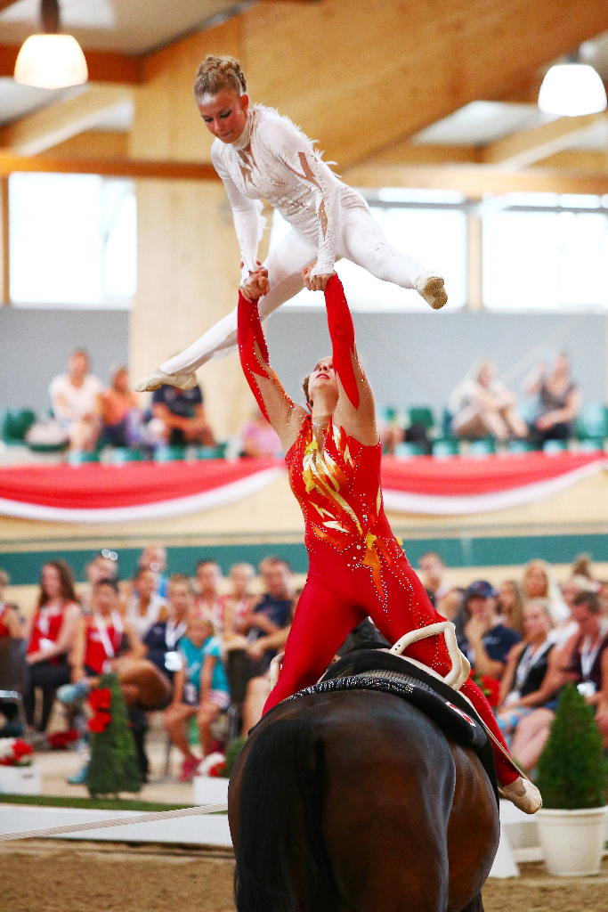 Das steirische Pas de deux Viktoria Feldhofer & Anna Krippl überzeugte mit einer sauber geturnten „The last unicorn“ Kür und holte sich bei ihrer ersten WM gleich die Führung. © Andrea Fuchshumer