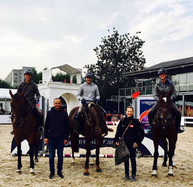 Das erste Training haben Dominik Juffinger, Felix Koller und Lorenz Chwoyka mithilfe von Trainer Roland Englbrecht erfolgreich absolviert. © Mevisto Equestrian Exellence