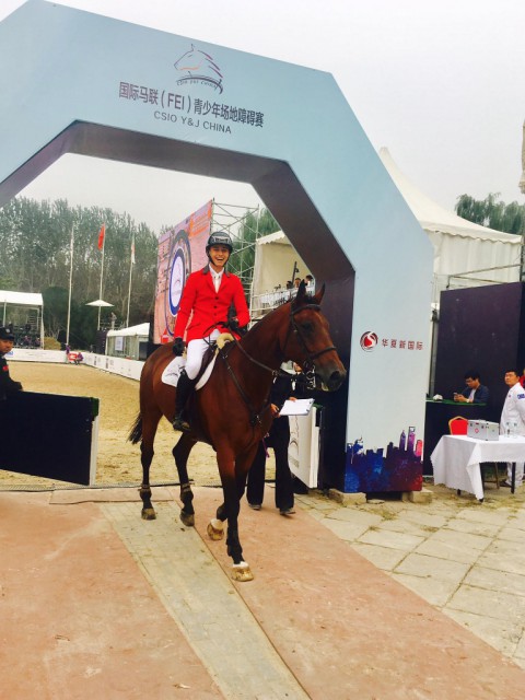  Da strahlte Geburtstagskind Dominik Juffinger nach Platz zwei im Nationenpreis von China. © Mevisto Equestrian Excellence