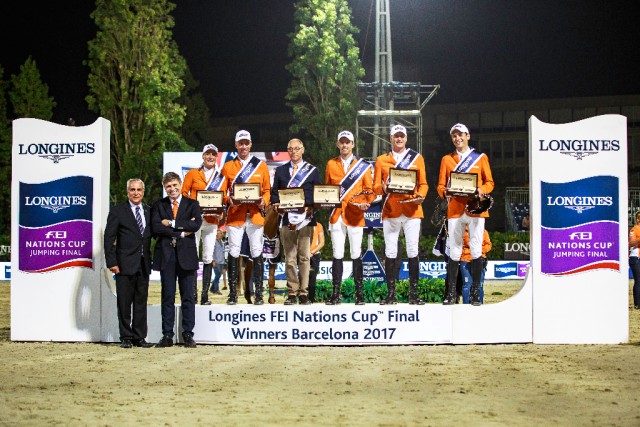 v. li. n. re.: Aniek Poels, Jur Vrieling, Harrie Smolders, Marc Houtzager, Rob Ehrens (Chef d'Equipe), Michel Hendrix. © FEI / Libby Law