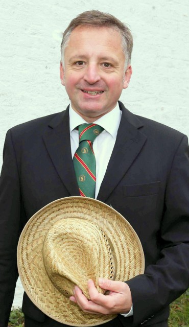 Otto Kurt Knoll, Bundeskulturreferent des Österr. Pferdesportverbandes (Anm: Der Hut ist ein traditionelles Bekleidungsstück in der Pferdewelt). © NOEPS
