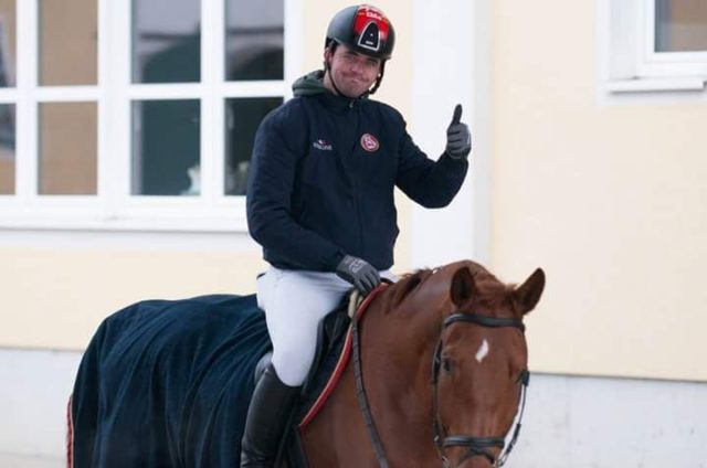 Fixkraft-Reiter Peter Englbrecht ist mit seinem Saisonstart zufrieden. © Facebook Reitstall Schloss Kammer