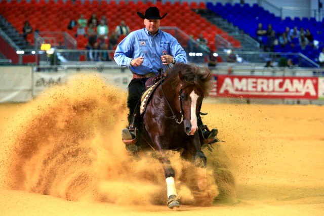 Cool! AMERICANA Futurity Champion Open Champion 4-year-old Horses Bernhard Fonck (hier mit What a Wave) in action. © Dead or Alive/ Americana
