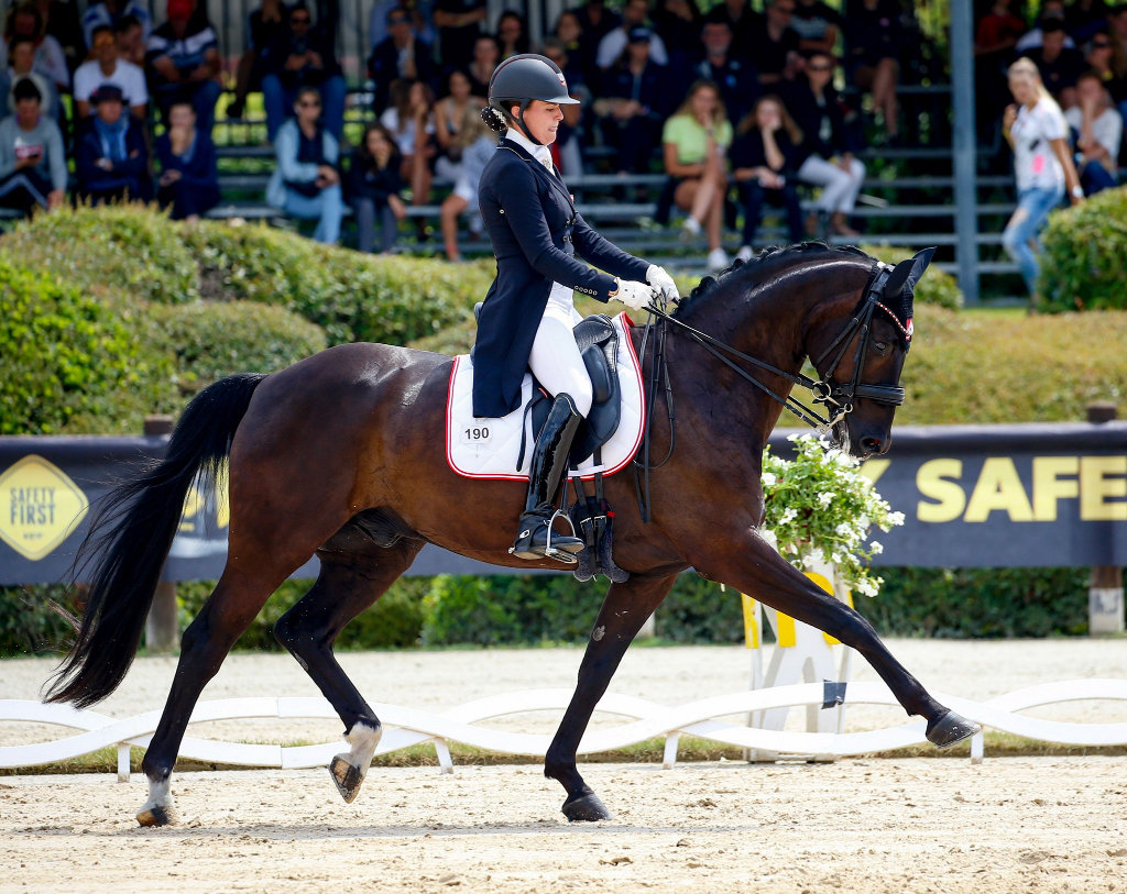 Top-Leistung gebracht! Katharina Haas und ihr Saint Tropez Old nach der Musikür bei der U25 EM in San Giovanni in Marignano (ITA). © Petra Kerschbaum