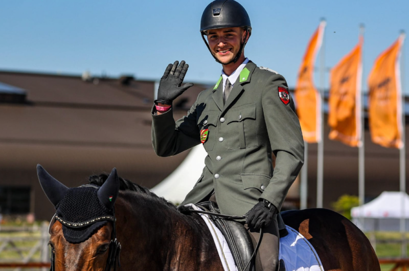 Der U21-Reiter aus Kärnten, Felix Artner (K), präsentierte seinen Fürst Piccolo-Sohn Fasten Seat Belt in Samorin. © EQWO.net / Petra Kerschbaum