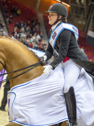 Cathrine Dufours Cassidy kehrt nach Herning zurück! Er vertritt Boxennachbarin Freestyle bei den Siegerehrungen. © Arnd Bronkhorst